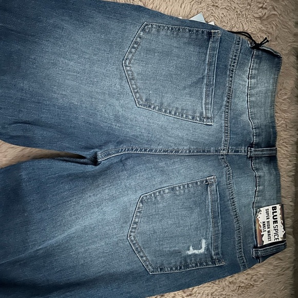 [9] Host Pick 🤍 NWT High Waist Jeans - Picture 4 of 5